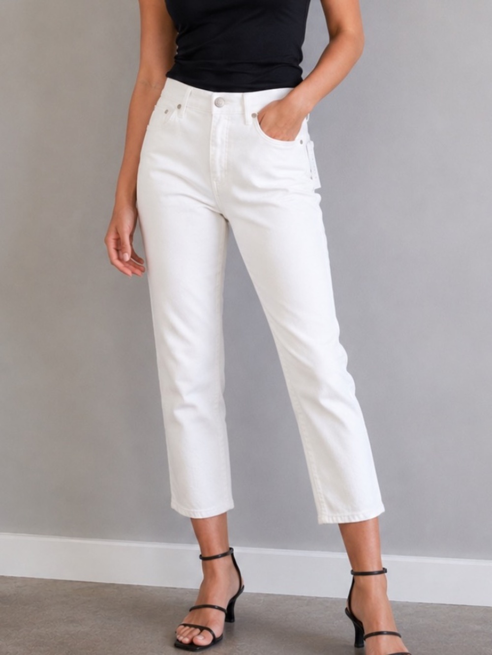 NEW W/TAGS Talbots White Petites Straight Stretch Crop Jeans Size 8 Petite.